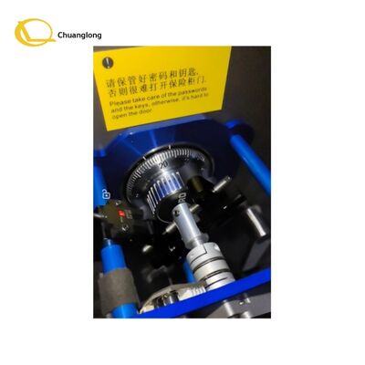 Il Grandmaster Auto Combination Finder   Auto CodeCracker per casseforti ATM e a combinazione meccanica Sistema motore/sensore per la decodifica non distruttiva di serrature di casseforti e ATM