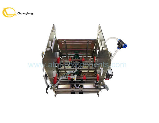 Un ncr S2 di 4450736668 di BANCOMAT 445-0736668 pezzi meccanici prende l'Assemblea del modulo