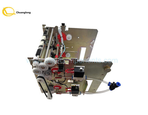 Un ncr S2 di 4450736668 di BANCOMAT 445-0736668 pezzi meccanici prende l'Assemblea del modulo